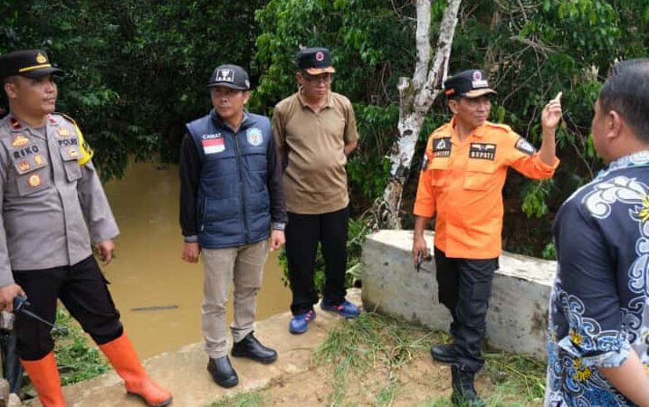 Bupati Mura Tinjau Sejumlah Jembatan Rusak Terdampak Banjir dan Longsor