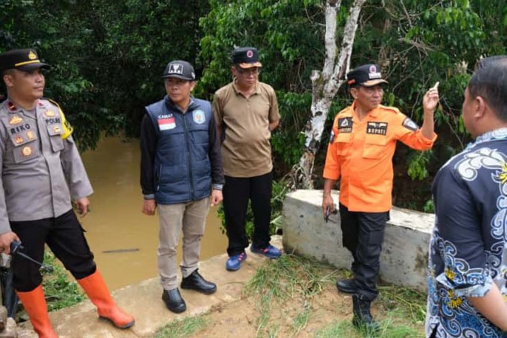 Bupati Mura Tinjau Sejumlah Jembatan Rusak Terdampak Banjir dan Longsor