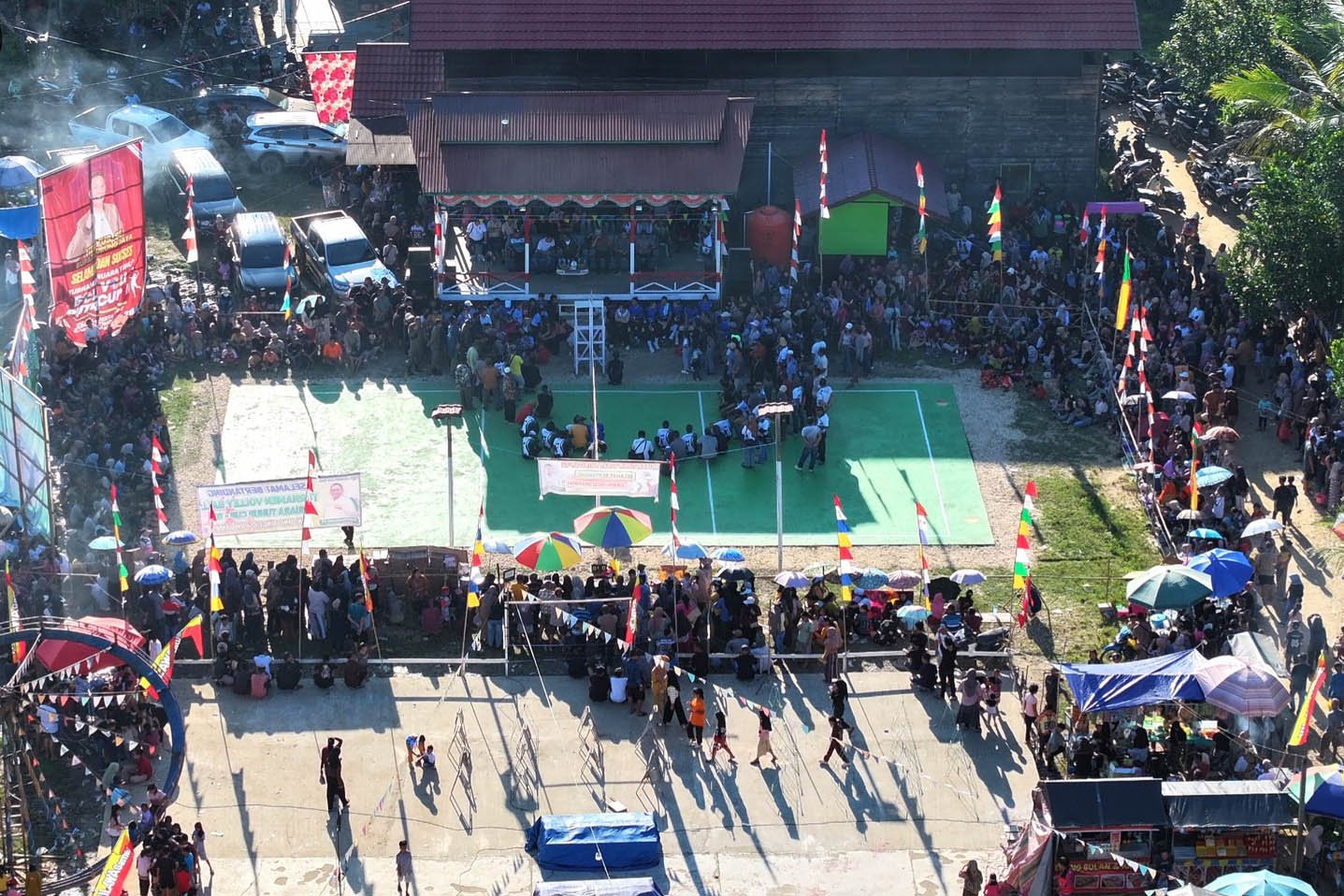 Bupati Heriyus Hadiri Pertandingan Final Bola Voli Muara Tuhup CUP-02