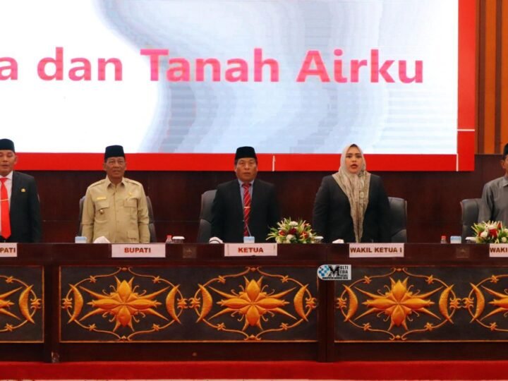 Hadiri Rapur, Bupati Mura Sampaikan Tanggapan Pemandangan Umum Fraksi-fraksi DPRD