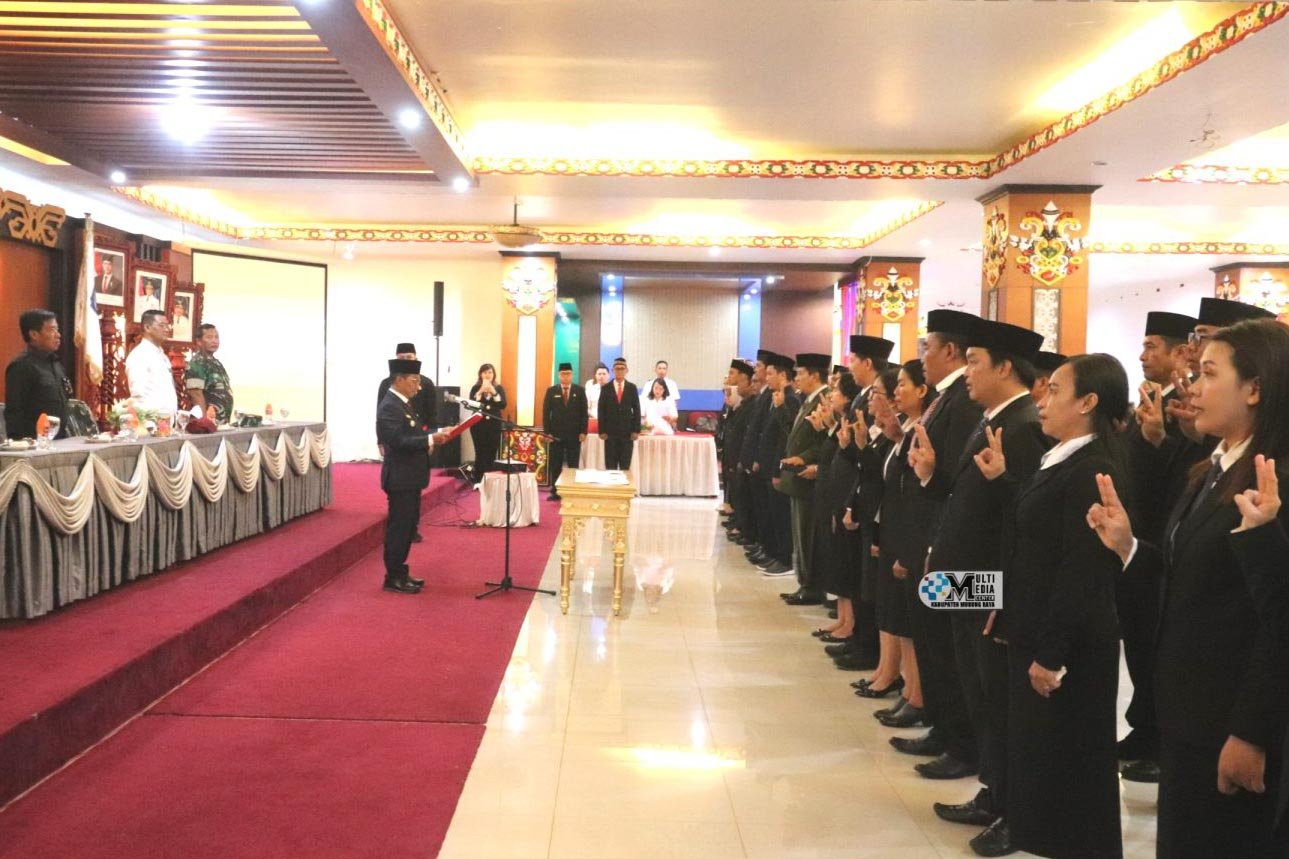 Bupati Heriyus Lantik Pj Sekda Murung Raya Bersama 59 Pejabat Lainnya