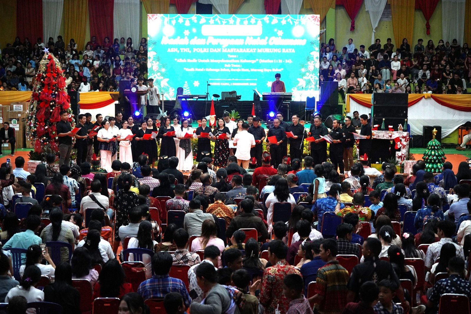 Bupati Heriyus Hadiri Ibadah dan Perayaan Natal Oikumene