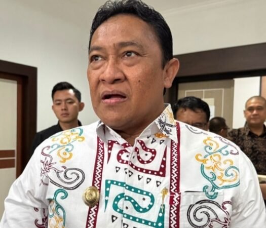 Wakil Gubernur Hadiri Paripurna DPRD Kalteng, Tutup Sidang 2025 dan Buka Masa Sidang 2026