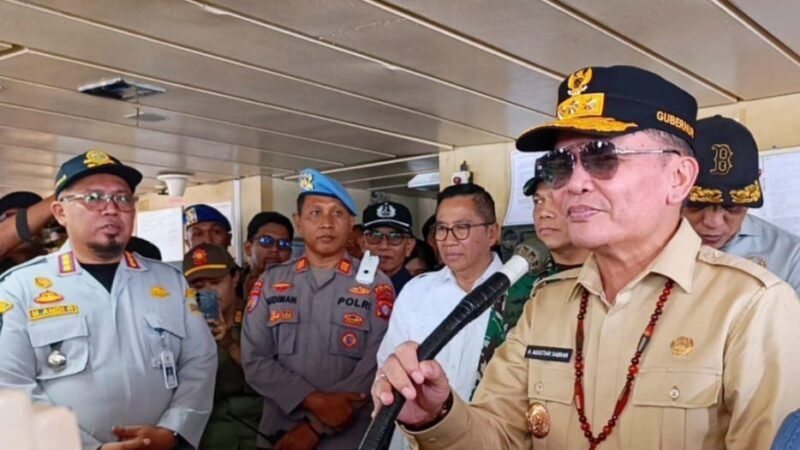 Gubernur Kalteng Sambangi Pelabuhan Sampit, Lepas 1.400 Pemudik 