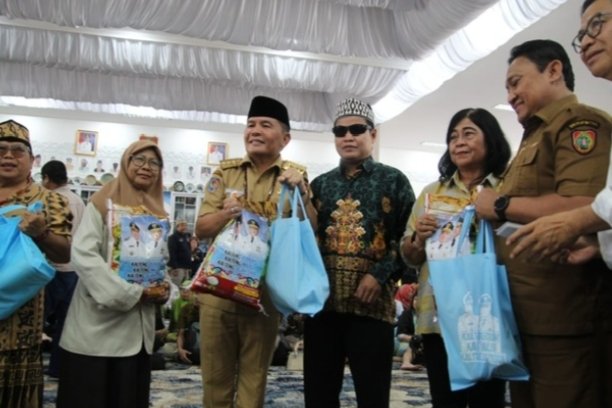 Gubernur Agustiar Sabran Sosialisasikan Program KHBS Fokus Bantu Pendidikan, Kesehatan, dan Kesejahteraan Masyarakat