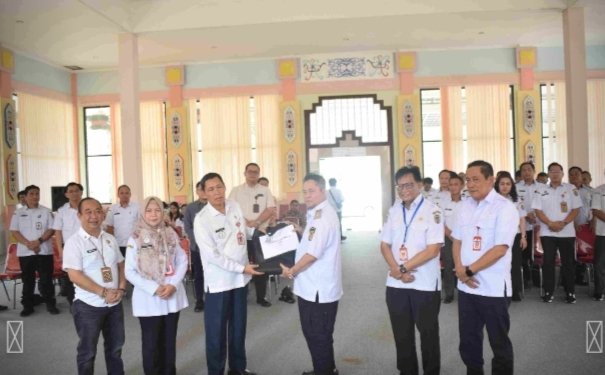 Pemprov Kalteng Salurkan Bantuan Sosial Kartu Huma Betang Sejahtera Bagi Masyarakat Katingan