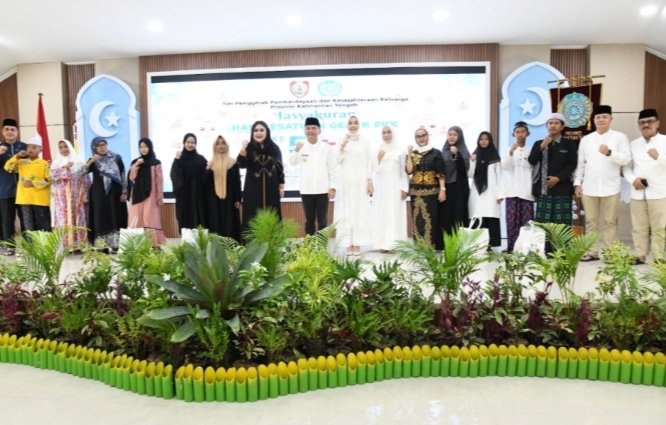 Tasyakuran HKG ke-54, Gubernur dan Ketua PKK Kalteng Ajak Perkuat Peran Keluarga Menuju Kalteng Sejahtera   