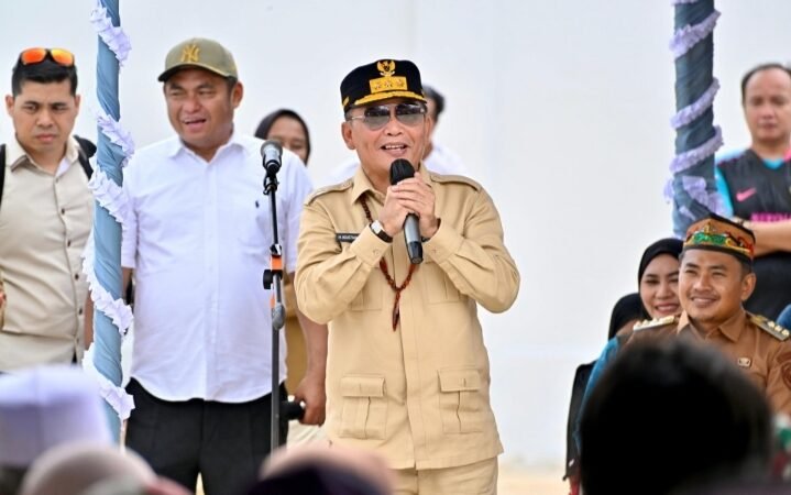 Kunjungi Hanau Seruyan, Gubernur Kalteng Salurkan Bantuan Bagi Masyarakat Sambut Idulfitri dan Nyepi