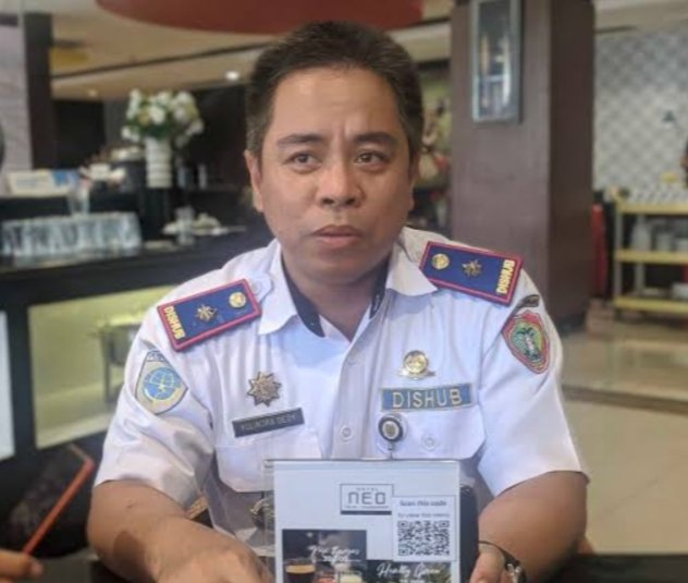 Pastikan Keamanan Pengguna Jalan, Dishub Bersama BPTD Pasang Water Barrier di Lokasi Rawan Laka Palangka Raya