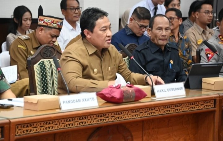 Wagub Ikuti Audiensi Aliansi Penambang Rakyat Kalimantan Tengah di DPRD