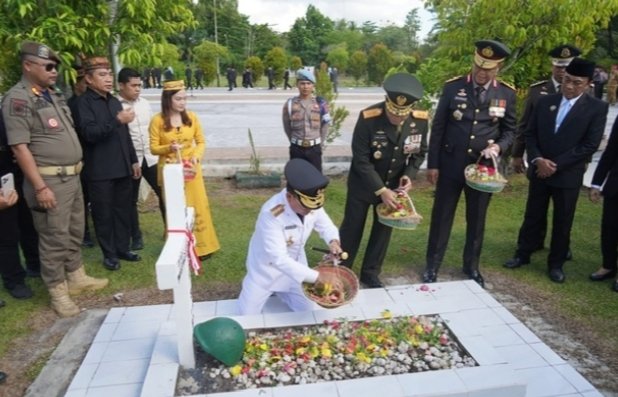 Ziarah HUT ke-69 Kalteng, Gubernur Agustiar Sabran Tegaskan Pentingnya Menghargai Nilai Sejarah dan Jasa Pahlawan