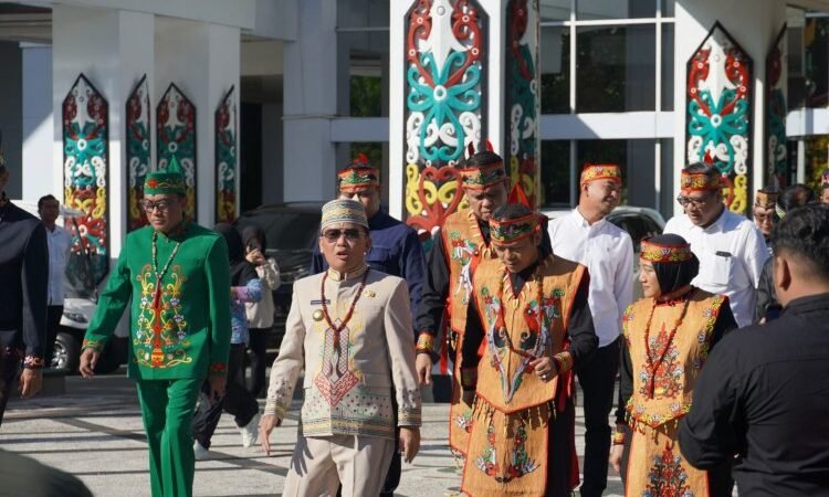 Dipimpin Wamendikdasmen, Gubernur Kalteng Hadiri Upacara Hardiknas, Hari Bumi, dan OTDA