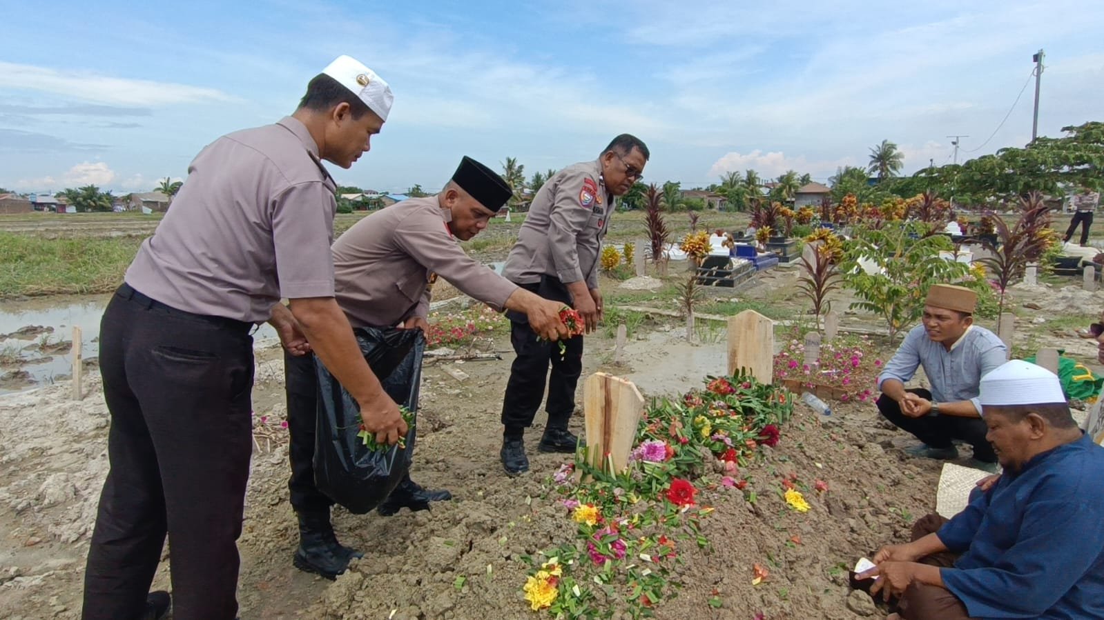 Kapolsek Medan Labuhan Pimpin Pelepasan Jenazah Aipda Maryaji, Personel Berdedikasi yang Tutup Usia