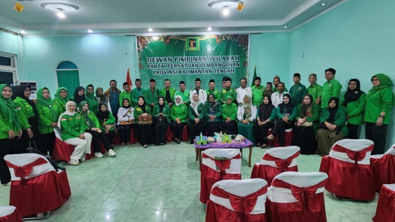 Penyerahan SK DPC PPP se-Kalteng Momentum Perkuat Konsolidasi Organisasi